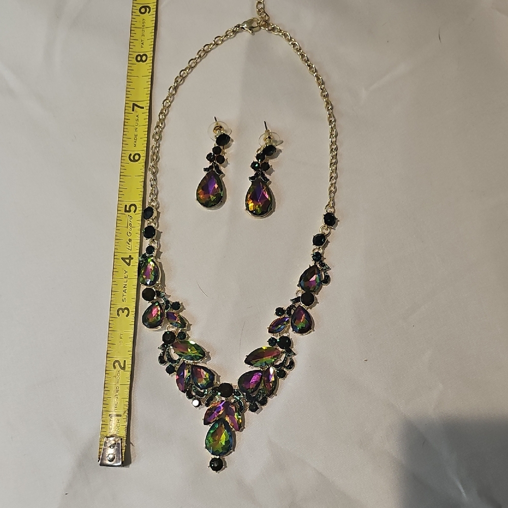Elegant Multicolor Necklace and Earring Set
